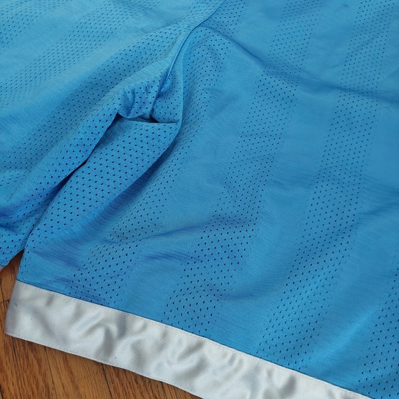 Vintage Nike Carolina Blue Baskerball Shorts with White Trim Swoosh Men Sz L (D) - Picture 7 of 7